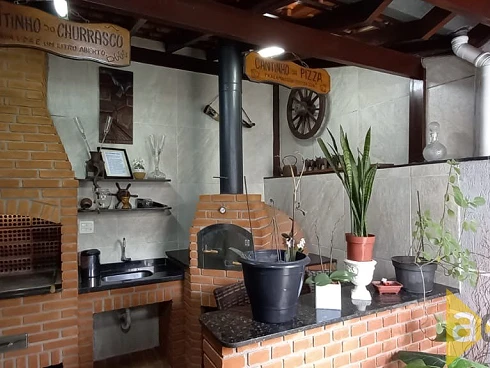 Casa 4 Quartos com 4 Suítes - Vila Universitária