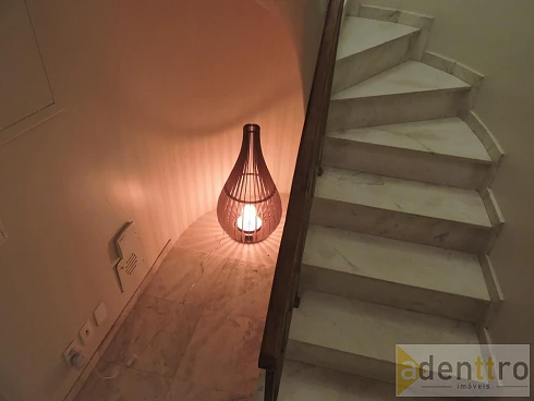 Casa 330m² 4 Quartos sendo 2 Suítes 4 Vagas Quintal e Piscina - Caxingui - Foto 18