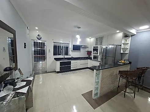 Casa à Venda 4 Quartos (1 Suíte), 6 Vagas, 280m² - Primeiro de Maio, Osasco - Foto 3
