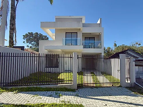 Sobrado Novo de Frente para Rua com Ático Gourmet e Excelente Localização no Uberaba - Casa em Uberaba, Curitiba - Foto 1