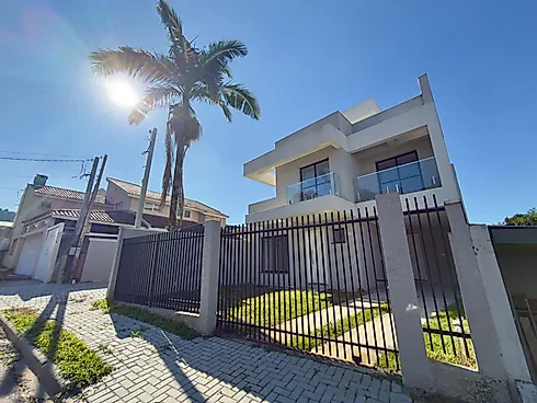Sobrado Novo de Frente para Rua com Ático Gourmet e Excelente Localização no Uberaba - Casa em Uberaba, Curitiba - Foto 2
