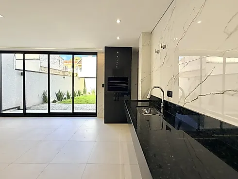 Sobrado à Venda no Aristocrata em São José dos Pinhais | 3 Suítes | 200m² | Espaço Gourmet | 4 Vagas - Casa em Centro, São José dos Pinhais - Foto 3