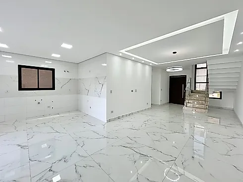 Sobrado de Alto Padrão à Venda no Umbará | 207 m² | 4 Quartos | 1 Suíte | 2 Vagas - Casa em condomínio em Umbará, Curitiba - Foto 4