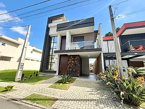 Sobrado de Alto Padrão à Venda no Umbará | 207 m² | 4 Quartos | 1 Suíte | 2 Vagas - Casa em condomínio em Umbará, Curitiba - Foto 2