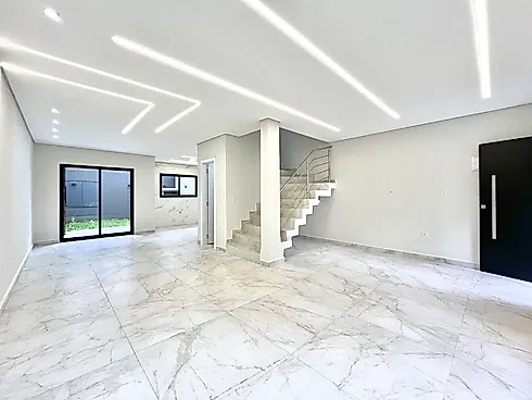 Sobrado à Venda no Portão, Curitiba: 205 M², 3 Quartos, Suíte com Closet, Terraço e 4 Vagas - Casa em Portão, Curitiba - Foto 5