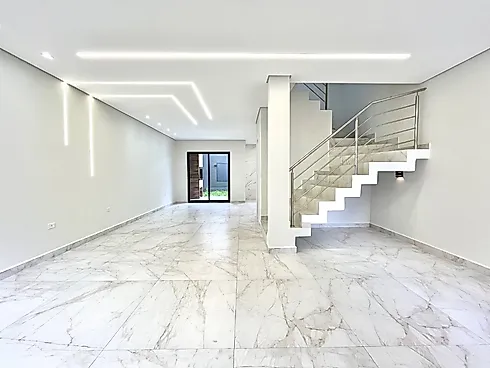 Sobrado à Venda no Portão, Curitiba: 205 M², 3 Quartos, Suíte com Closet, Terraço e 4 Vagas - Casa em Portão, Curitiba - Foto 4