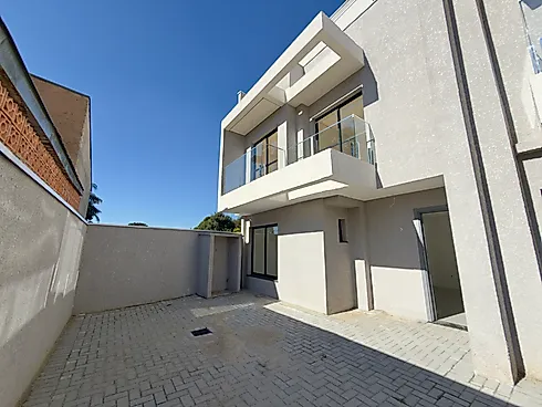 Sobrado Triplex Novo com Terraço Gourmet e Preparação para Jacuzzi à Venda no Uberaba | 3 Quartos e 2 Vagas - Casa em Uberaba, Curitiba - Foto 1
