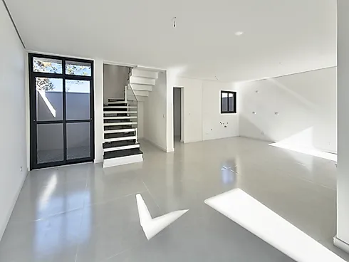 Sobrado Triplex Novo com Terraço Gourmet e Preparação para Jacuzzi à Venda no Uberaba | 3 Quartos e 2 Vagas - Casa em Uberaba, Curitiba - Foto 5