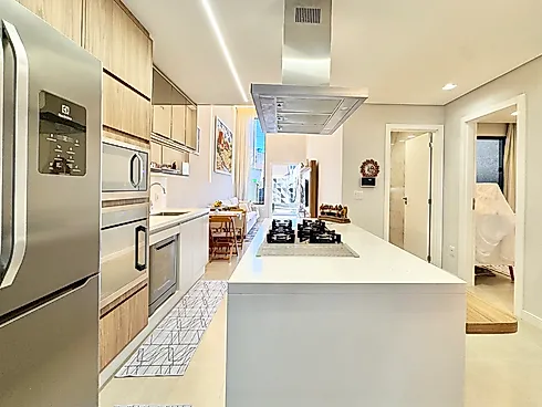 Casa Térrea de Alto Padrão no Umbará | Decorada, Automatizada, Pé-Direito Duplo e 3 Quartos (1 Suíte) - Casa em Umbará, Curitiba - Foto 2