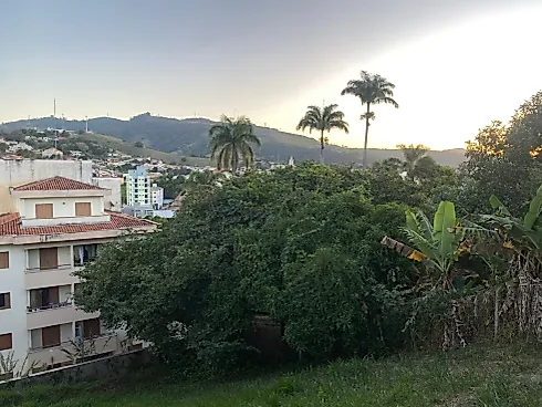 Terreno em Jardim Estância, Lindóia
