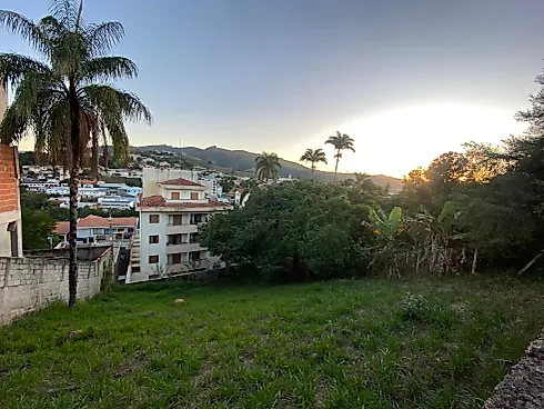 Terreno em Jardim Estância, Lindóia