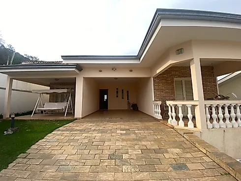 Casa em Bairro Assumpção Netto, Águas de Lindóia