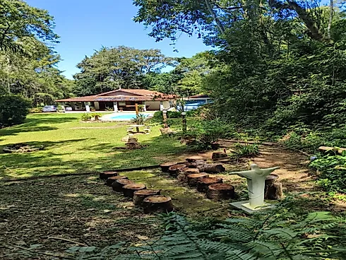 Sítio em Extrema/MG com Piscina, Lago e Excelente Estrutura - Foto 11