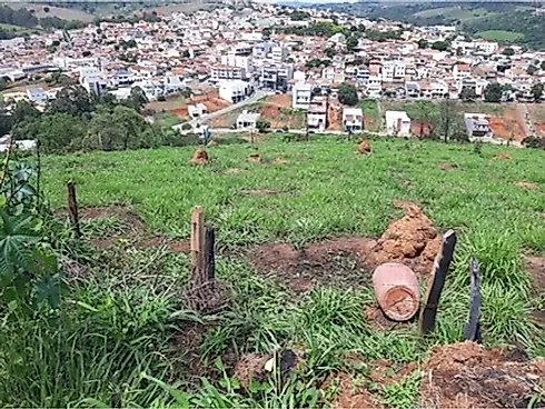 🚨 Área Estratégica e Rara no Centro de Monte Sião/MG 🚨 - Foto 10