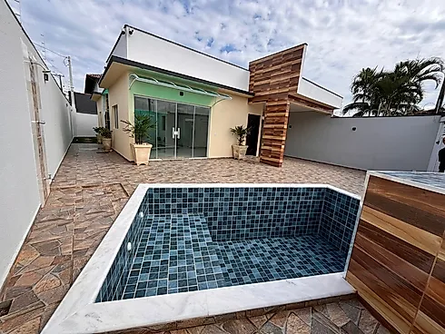 Casa com 3 Dormitório e Piscina! 300 Metros da Praia - Casa em Cibratel II, Itanhaém - Foto 2