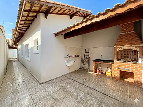 Casa  a Venda Lado Praia em Itanhaém por R$ 350 Mil
