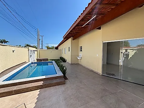 Casa com Piscina 600 Metros da Praia em Itanhaém SP - Foto 2