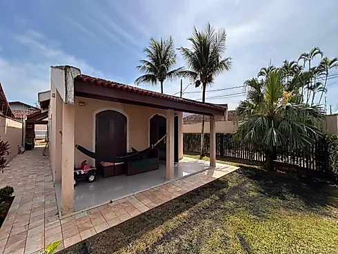 Casa com Piscina Poucos Passos do Mar Bairro Cibratel Ii Itanhaém -SP - Foto 1