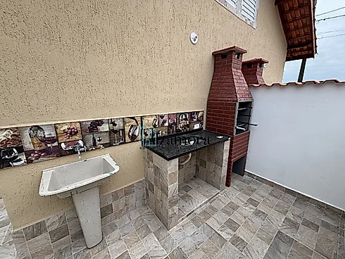 Casa em Jd. Grandesp, Itanhaém