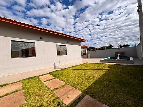 Casa com Piscina, Amplo Espaço de Quintal, Suite com Closet para Seu Conforto. - Casa em Cibratel II, Itanhaém - Foto 2