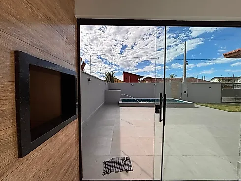 Casa com Piscina, Amplo Espaço de Quintal, Suite com Closet para Seu Conforto. - Casa em Cibratel II, Itanhaém - Foto 5