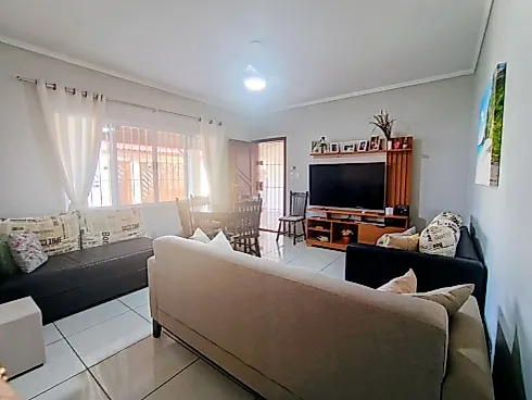 🏡🌊 Excelente Oportunidade a Apenas 300 Metros do Mar! - Casa em Tupy, Itanhaém - Foto 3