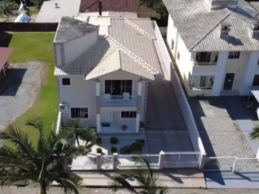 Casa em Alto Aririú, Palhoça. 4 quartos, 260m². Imagem 1 de 29