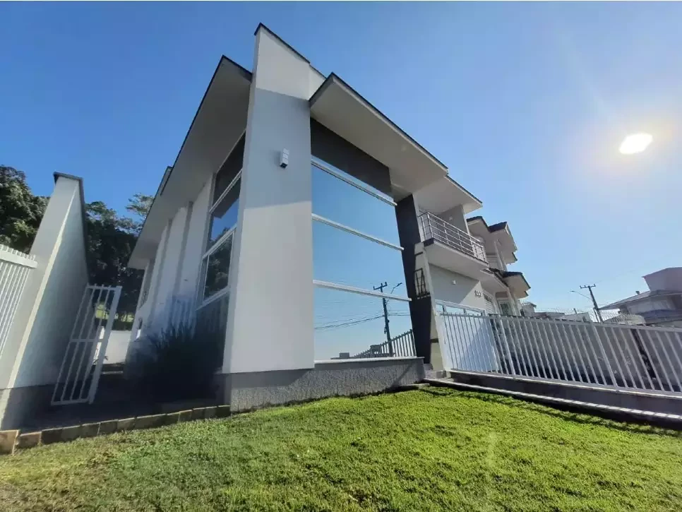 Casa em Pedra Branca, Palhoça. 4 quartos, 0m². Imagem 1 de 24