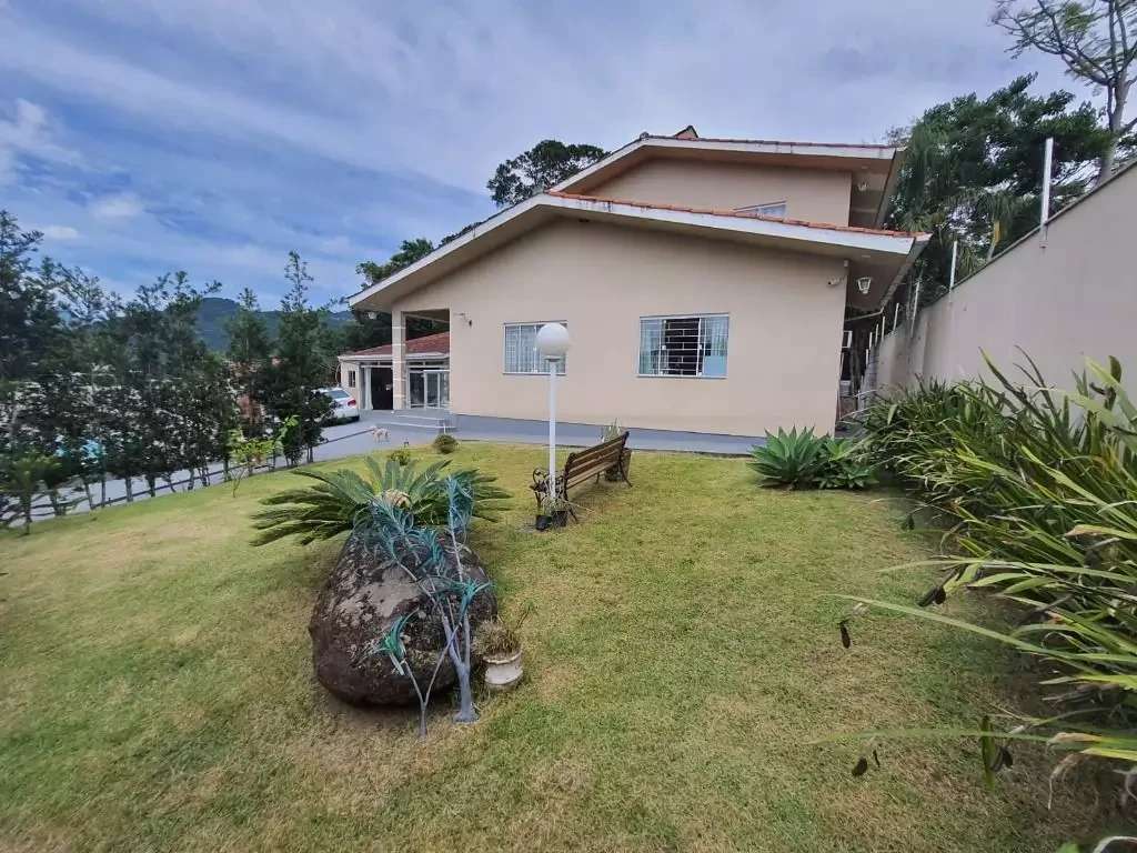 Casa em Alto Aririú, Palhoça. 5 quartos, 215m². Imagem 3 de 29