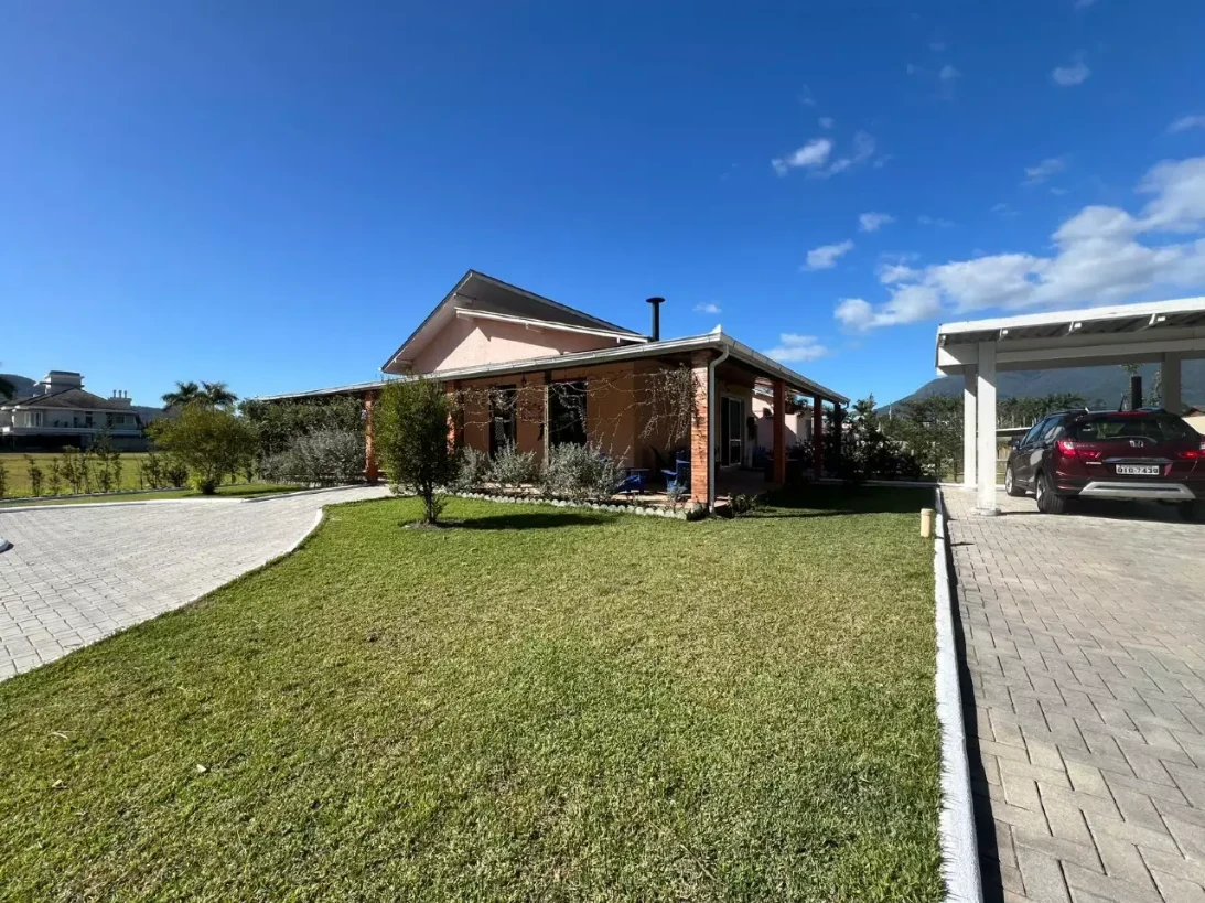 Casa em Sul do Rio, Santo Amaro da Imperatriz. 3 quartos, 0m². Imagem 1 de 18