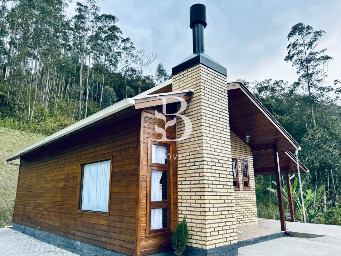 Casa em Águas Mornas, Santo Amaro da Imperatriz. 2 quartos, 0m². Imagem 1 de 28