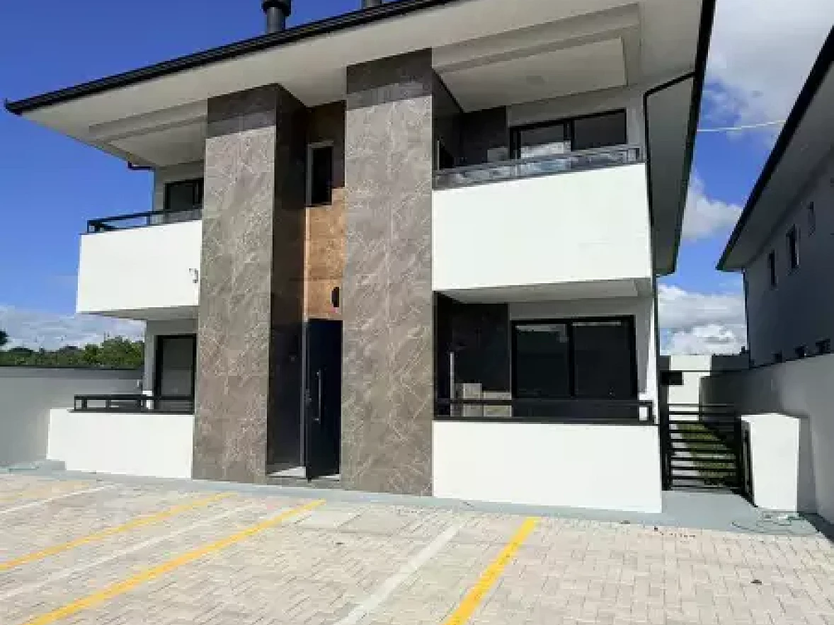 Apartamento em , . 3 quartos, 0m². Imagem 3 de 27
