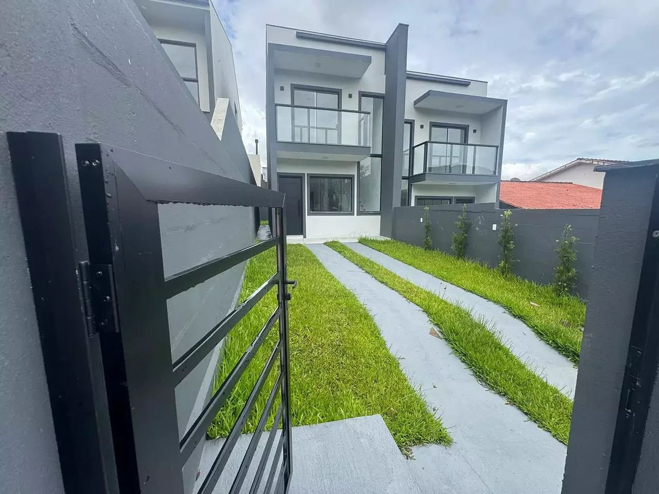 Sobrado Geminado em Potecas, São José. 0 quartos, 0m². Imagem 1 de 23