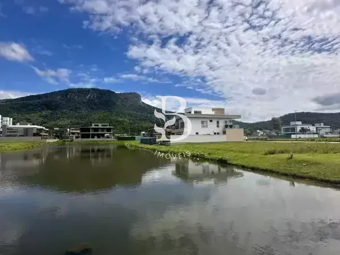 Terreno em Pedra Branca, Palhoça. 0 quartos, 0m². Imagem 1 de 10