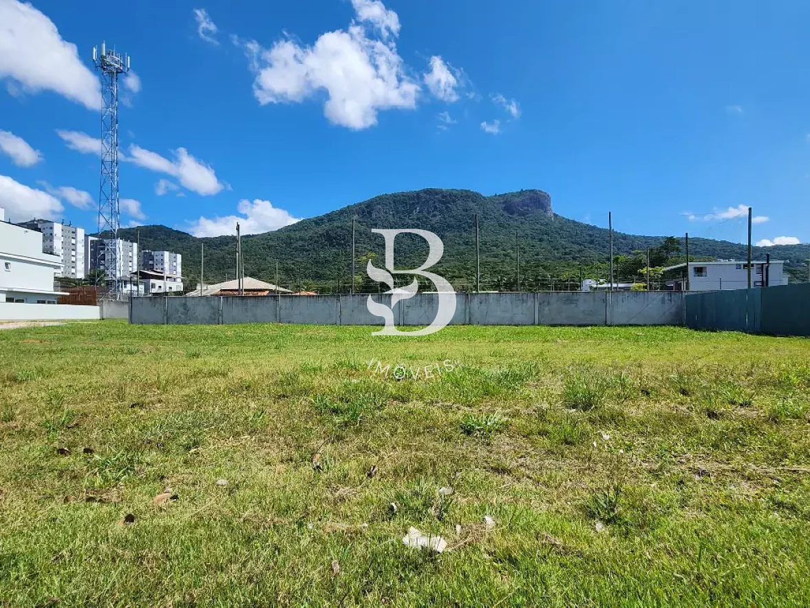 Terreno em Pedra Branca, Palhoça. 0 quartos, 0m². Imagem 1 de 17