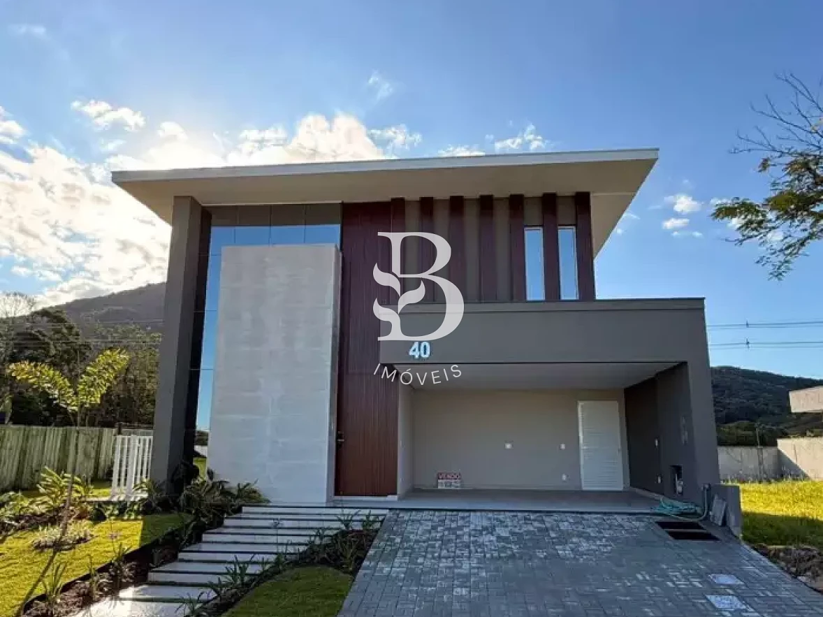 Casa em Pedra Branca, Palhoça. 4 quartos, 275m². Imagem 1 de 17