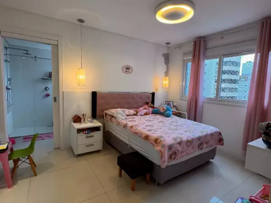 Apartamento em Centro, Florianópolis. 3 quartos, 130m². Imagem 16 de 19