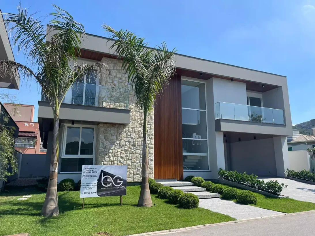 Casa em Pedra Branca, Palhoça. 3 quartos, 263m². Imagem 1 de 22