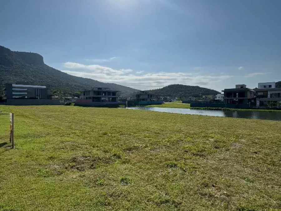 Terreno em Pedra Branca, Palhoça. 0 quartos, 0m². Imagem 1 de 11