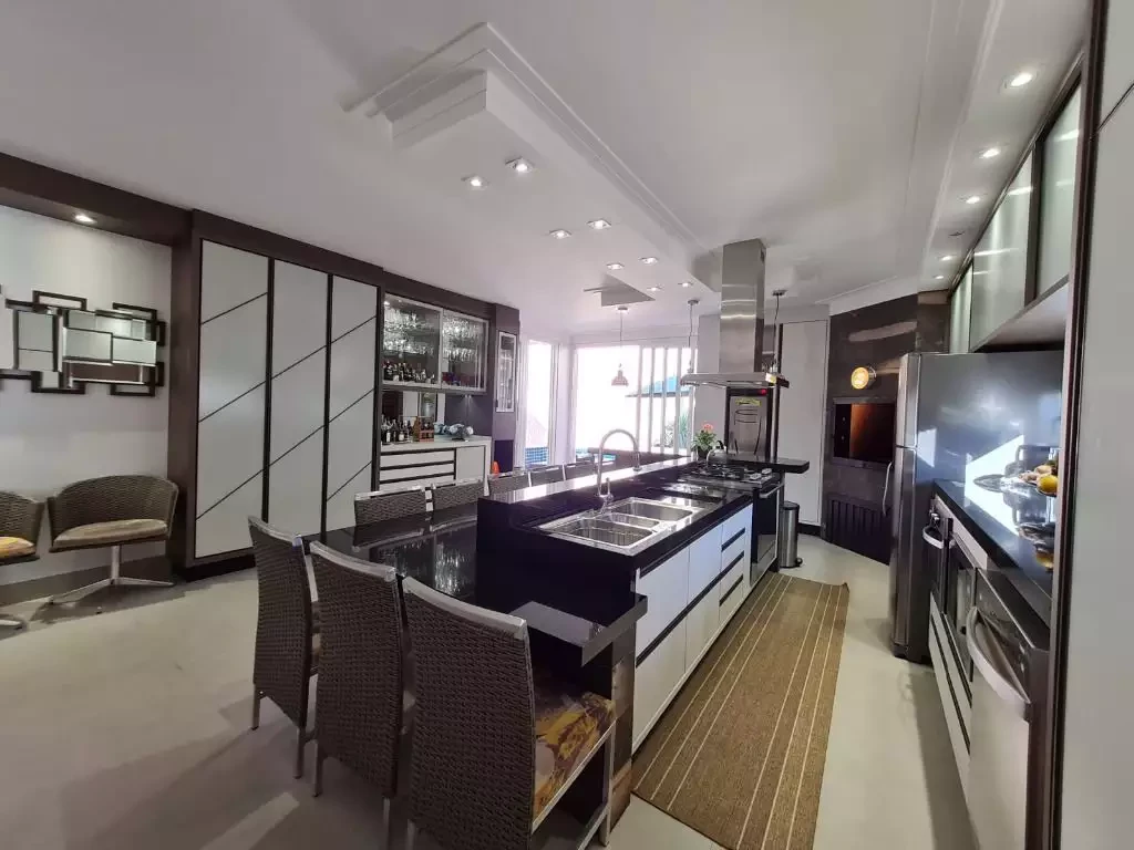 Casa em Pedra Branca, Palhoça. 4 quartos, 250m². Imagem 5 de 28
