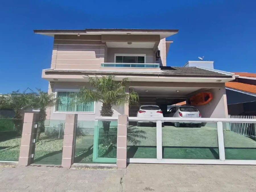 Casa em Pedra Branca, Palhoça. 4 quartos, 0m². Imagem 1 de 22