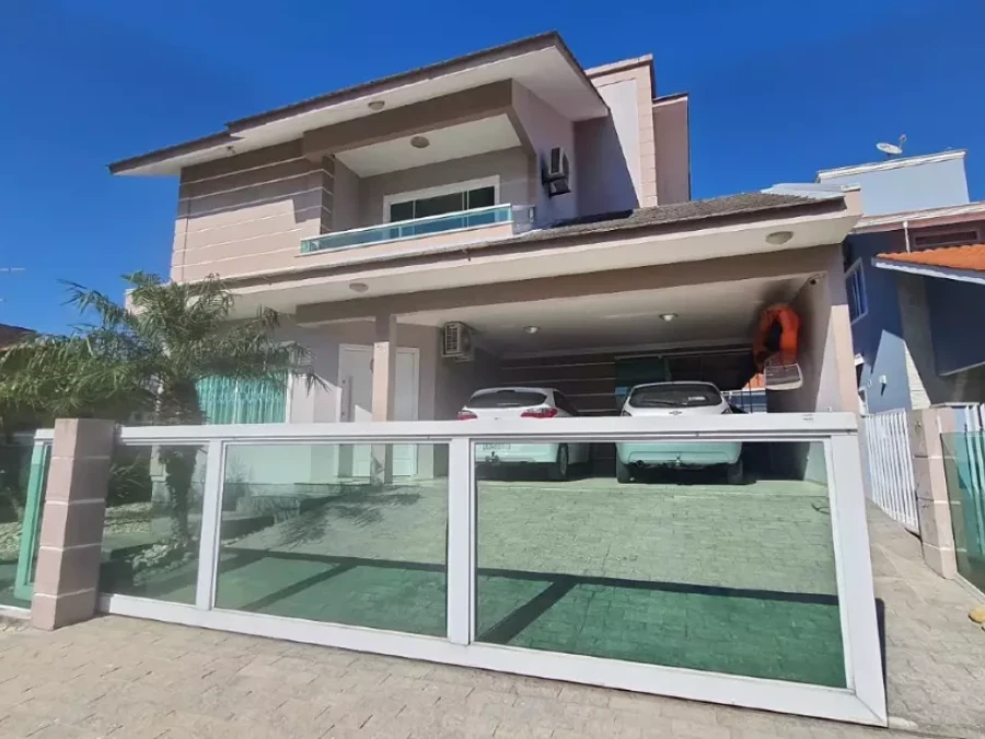 Casa em Pedra Branca, Palhoça. 4 quartos, 0m². Imagem 2 de 22