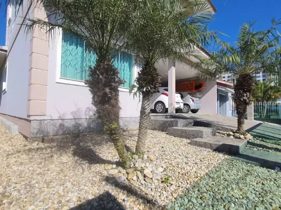 Casa em Pedra Branca, Palhoça. 4 quartos, 0m². Imagem 3 de 22