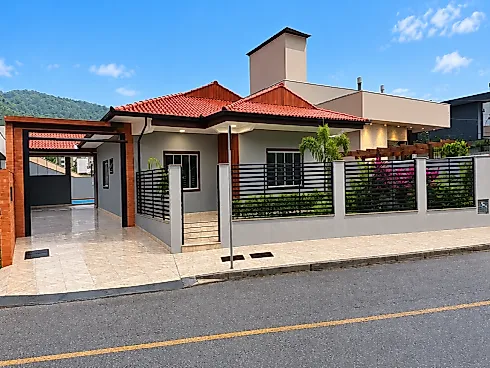 Casa 3 Quartos com 1 Suíte e 230m² - Pedra Branca - Foto 1