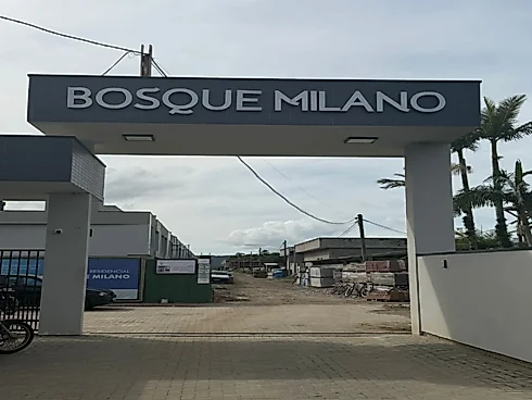 Sobrado geminado em Forquilhas, São José