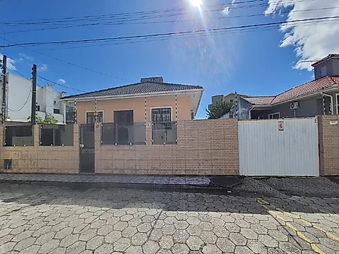 Casa com 4 quartos em Ponte do Imaruim, Palhoça