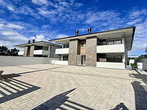 Apartamento com 3 quartos em Sertão do Maruim, São José