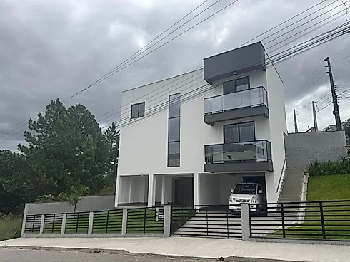 Sobrado Geminado com  quartos em Potecas, São José