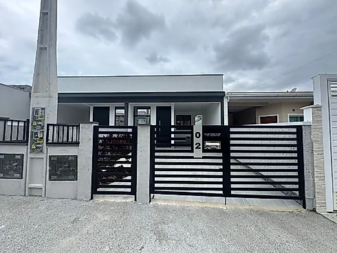 Casa com 2 quartos em Forquilhas, São José