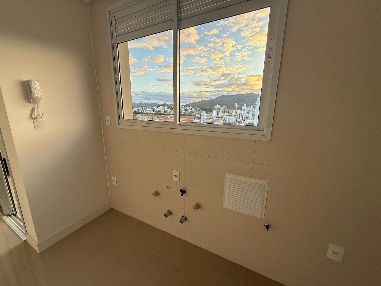 Apartamento à Venda no Bairro Pedra Branca em Palhoça/SC - Foto 16